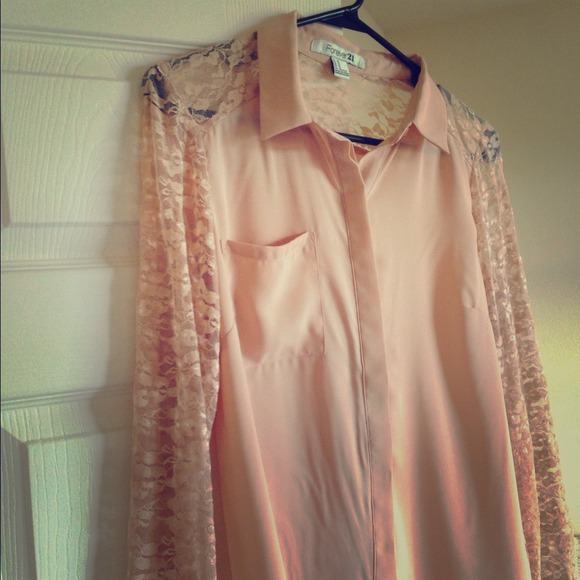 🌟SOLD!🌟 Forever 21 pink lace-sleeved dress shirt