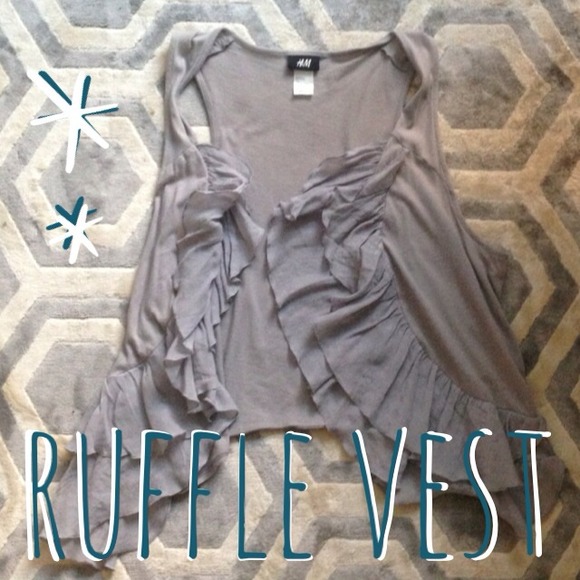🚫🚫 SOLD 🚫🚫Ruffle Vest