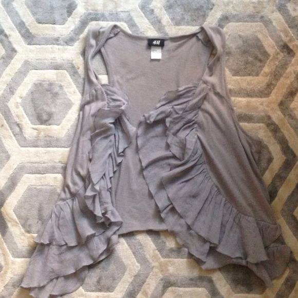 🚫🚫 SOLD 🚫🚫Ruffle Vest - Picture 2 of 2