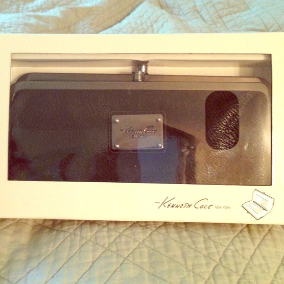 Kenneth Cole clutch, black