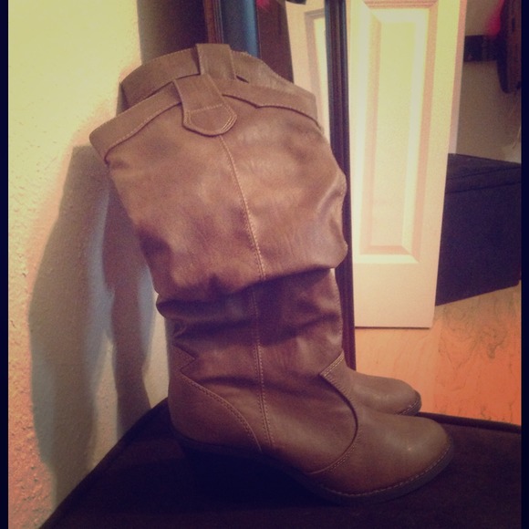 cowgirl boots - Picture 1 of 2