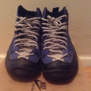 Black/Royal Metallic Silver Nike Air Bakin 👟👟