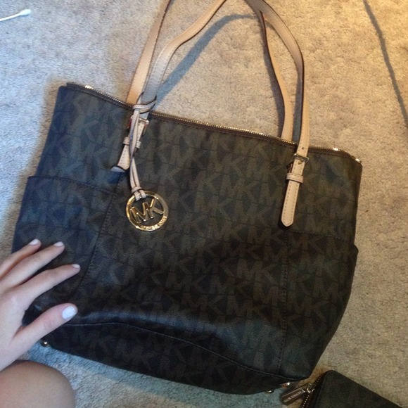 Michael Kors items EW tote in brown sig