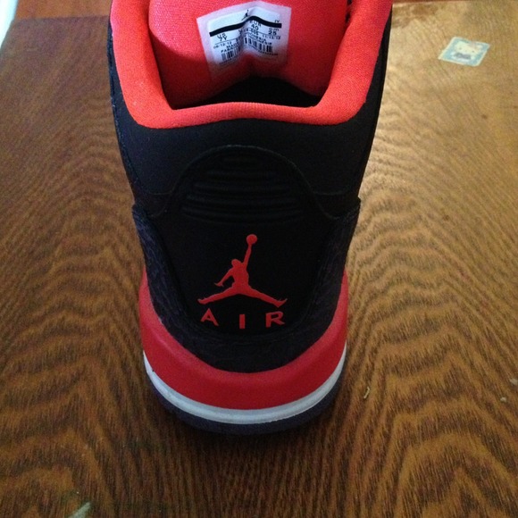 Jordan 3's Only wore twice without soles
