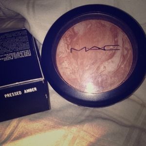 MAC LE Mineralize Blush Pressed Amber SemiPrecious