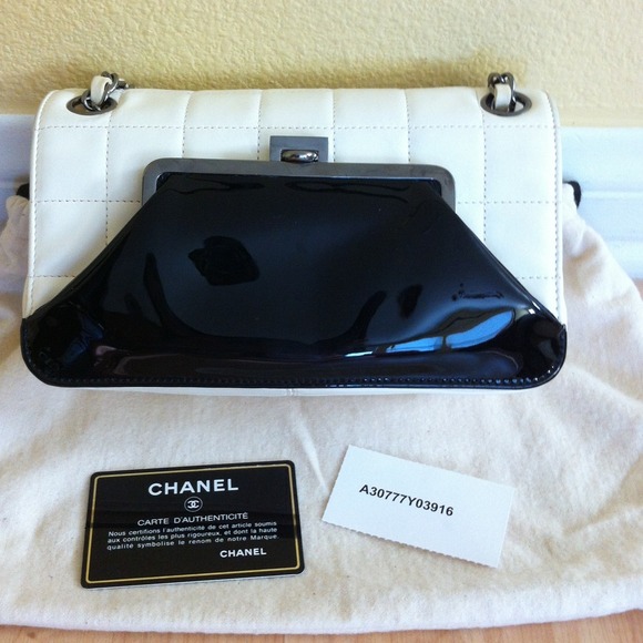 Authentic Chanel lambskin purse
