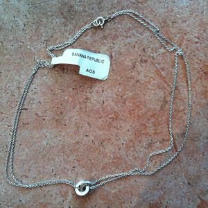 Banana republic circle necklace