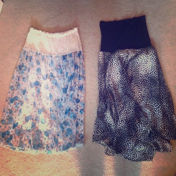 2 skirts. One size fits most. Ankle length. - Picture 1 of 4