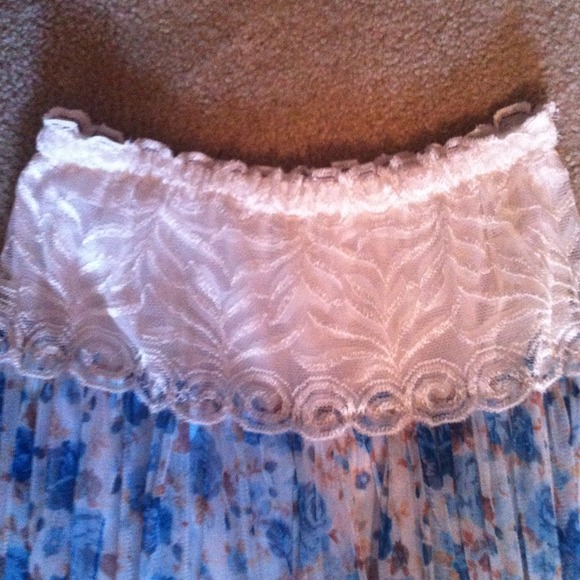 2 skirts. One size fits most. Ankle length. - Picture 2 of 4