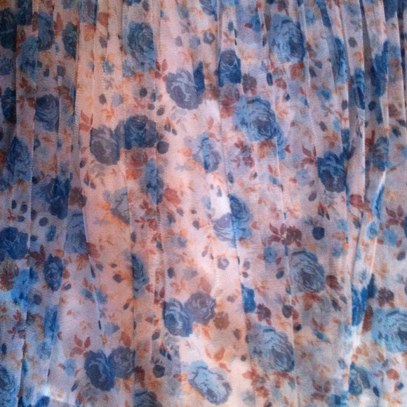 2 skirts. One size fits most. Ankle length. - Picture 3 of 4