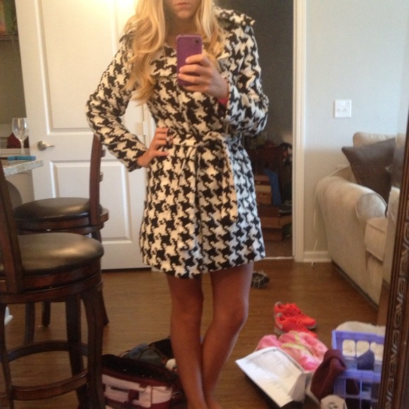 Extra pictures of houndstooth coat
