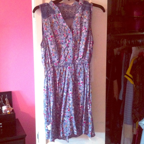 Short blue floral dress with lace back size Small - Picture 1 of 4