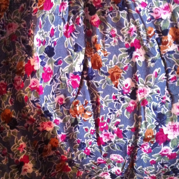 Short blue floral dress with lace back size Small - Picture 4 of 4