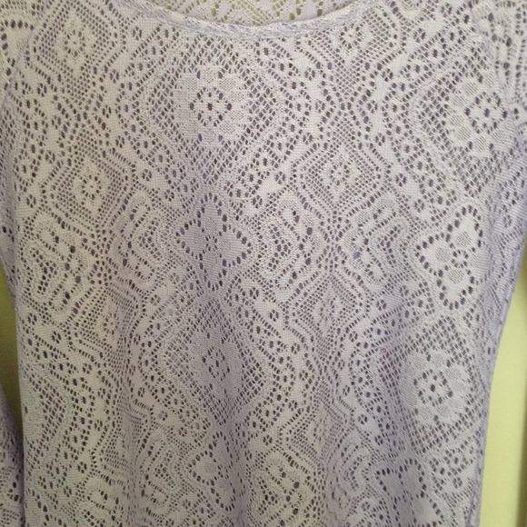 💜 Lilac Lace shirt 💜 - Picture 3 of 4