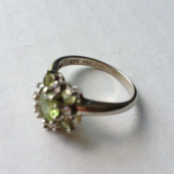 💚Peridot Ring💚 - Picture 2 of 3