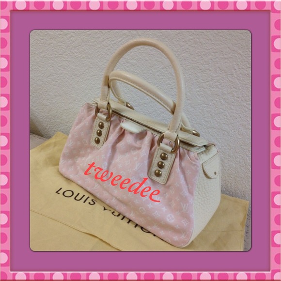 Louis Vuitton Handbags - 💢SOLD Locally💢 💯 Auth LV mini lin rose Trapeze.