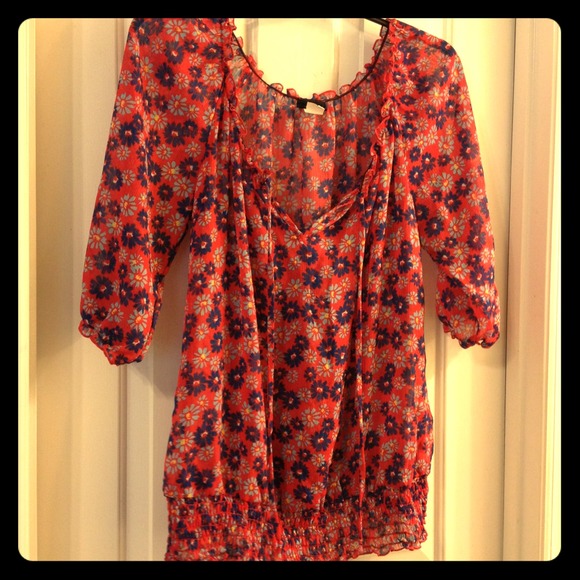 ❌SOLD❌Torrid Daisy Print Top