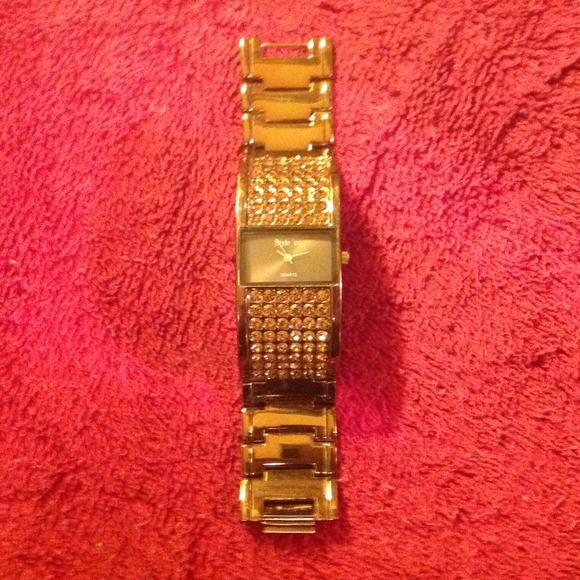 WATCH - Picture 2 of 2