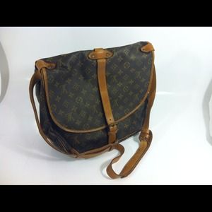 8903VI louis vuitton saumur 35 messenger crossbody