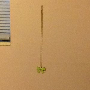 Bow necklace