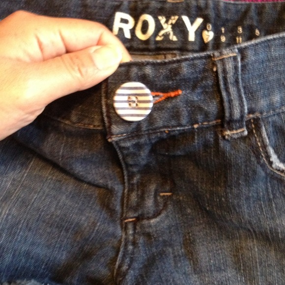 Very cute Roxy short!!!!! - Picture 2 of 4