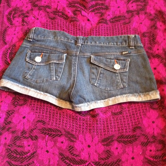 Very cute Roxy short!!!!! - Picture 3 of 4