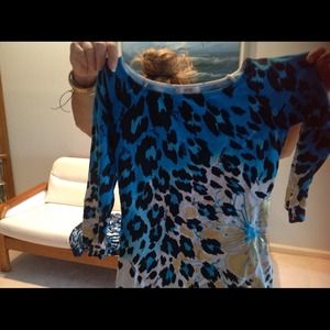 Top turquoise and gold