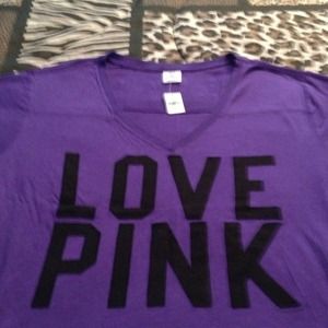 🚫SOLD🚫VICTORIAS SECRET VNECK TSHIRT