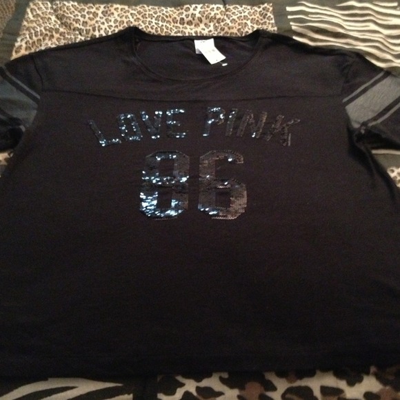 🚫SOLD🚫VICTORIAS SECRET SEQUIN TSHIRT