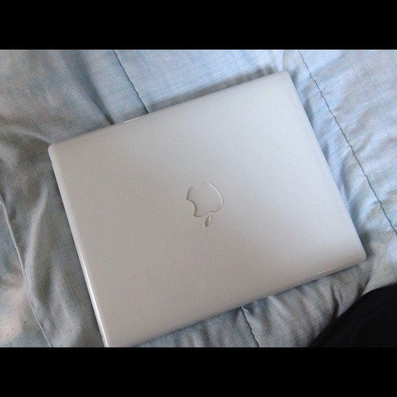 2003 ibook g3 - clean, runs great, wifi enabled :)