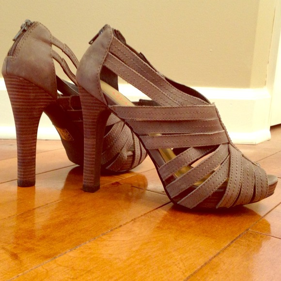 Taupe Levity heels