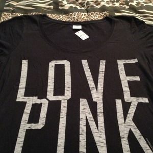 🚫Sold🚫VICTORIAS SECRET TSHIRT