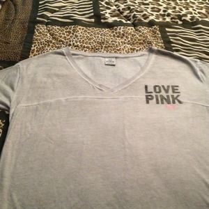 🚫Sold🚫VICTORIAS SECRET VNECK TSHIRT