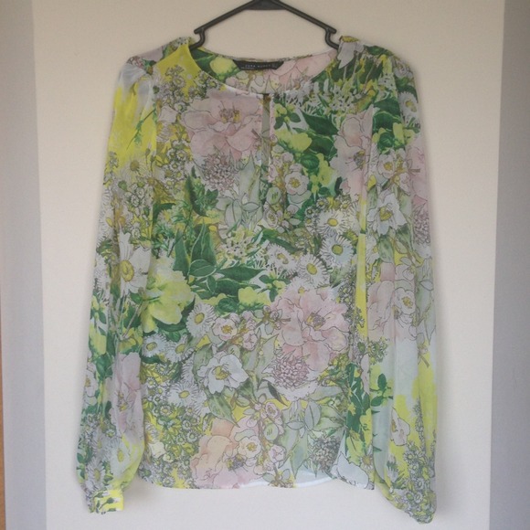 50%off! Zara flower printed blouse. Now $12