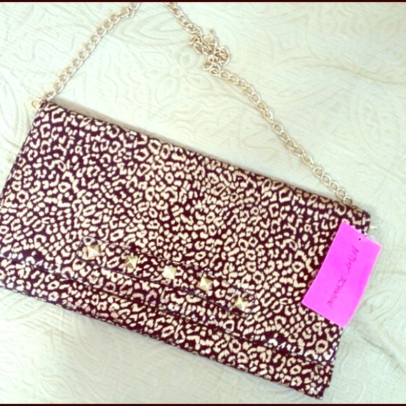 SOLD❤️🌟Brand new Betsey Johnson Clutch