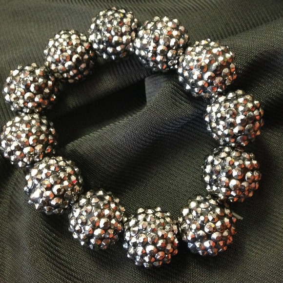 Set - Picture 3 of 3