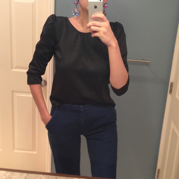 🚫SOLD‼️🚫 chic, black top. - Picture 3 of 4