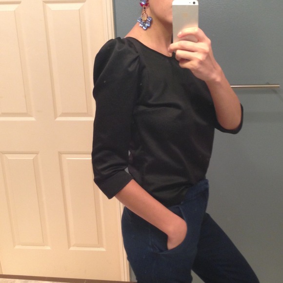 🚫SOLD‼️🚫 chic, black top. - Picture 4 of 4