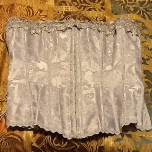Corsets - Picture 2 of 4