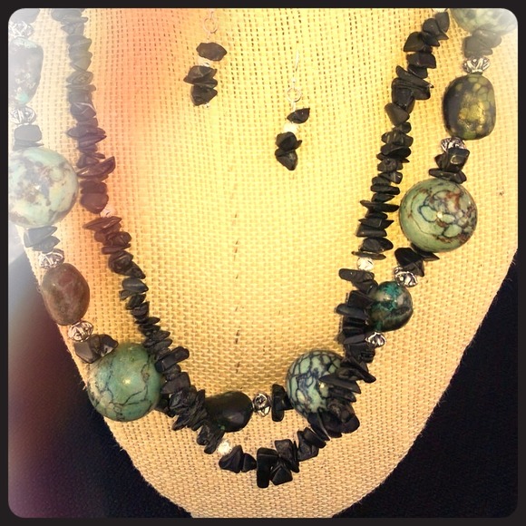 Necklace and earring set