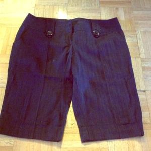 💚Black Shorts Knee Length Size 7💚