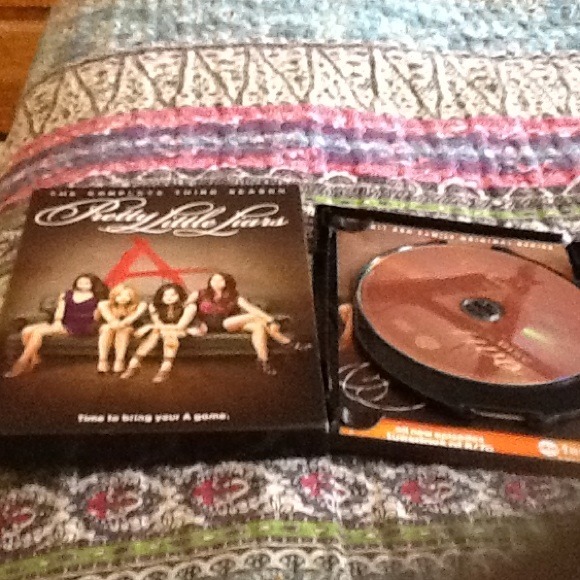 The complete little liars 3rd season 5 disc
