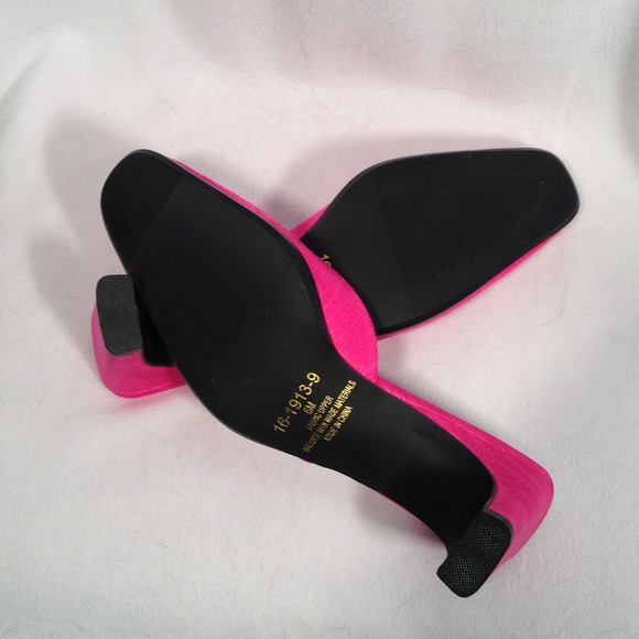 Bijou Bright Fuschia Mules NWOT - Picture 3 of 4