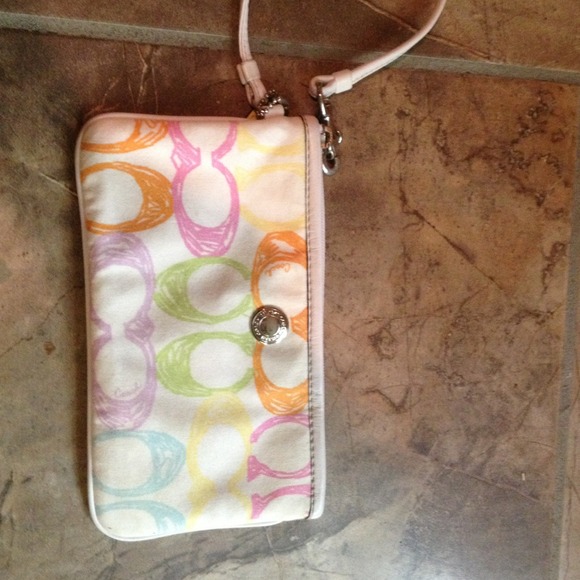 Authentic Coach wristlet!!! - Picture 1 of 2
