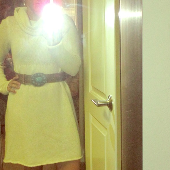 Off-white knitted sweater dress *soft*