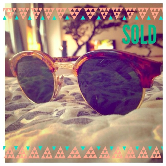 SOLD! American Apparel deadstock vintage shades!