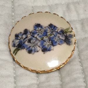 ⚡NEW LISTING!⚡Delft Blue Pin