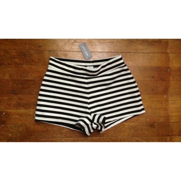 Nasty Gal Highwaisted B&W Striped Shorts NWT