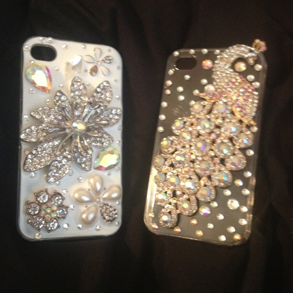 2 iPhone 4S cases