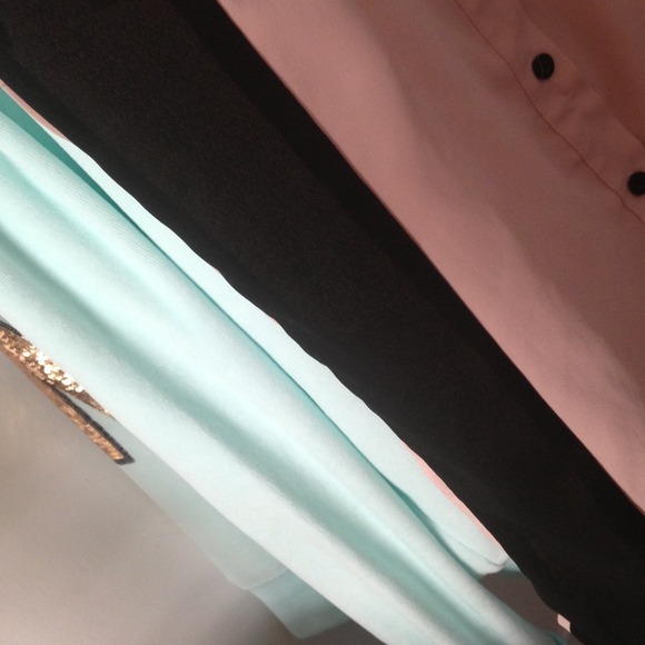 Button tank top - Picture 2 of 3